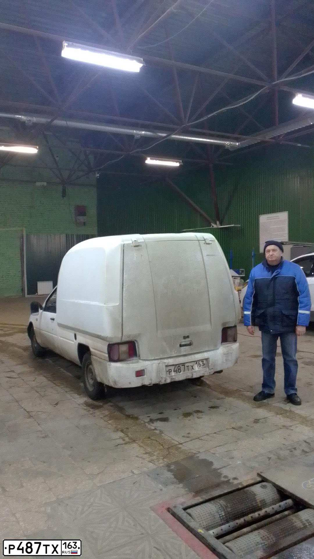 Фото автомобиля IZH H 2717, 2005 — госномер Т596СЕ73. Цвет: Белый