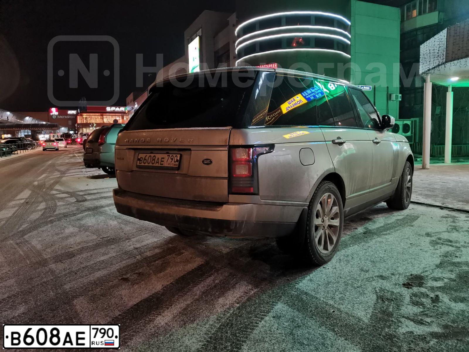 Фото автомобиля LANDROVER RANGE ROVER, 2015 — госномер М975КР777. Цвет: БЕЖЕВО-СЕРЫЙ