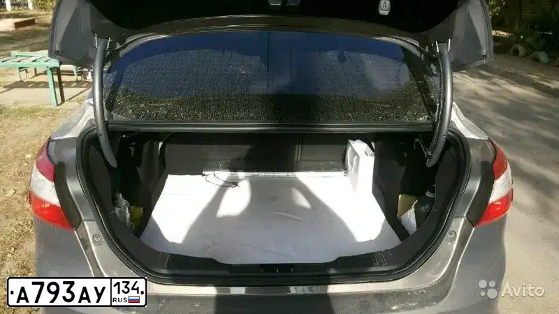 Фото автомобиля FORD FOCUS, 2013 — госномер О104ВМ134. Цвет: СЕРО-КОРИЧНЕВЫЙ