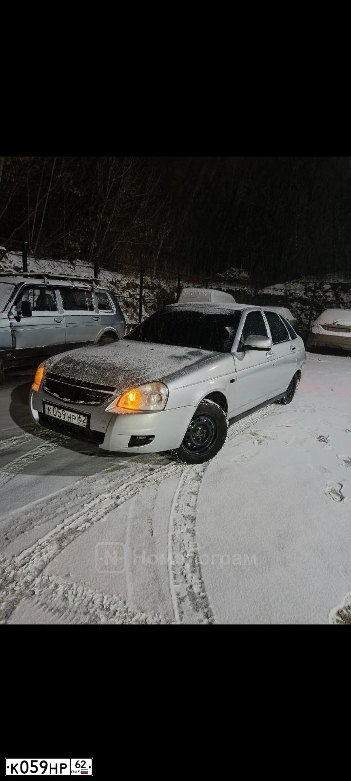 Фото автомобиля LADA 2172 PRIORA, 2008 — госномер К059НР62. Цвет: СВЕТЛО СЕРЕБ.МЕТАЛ.