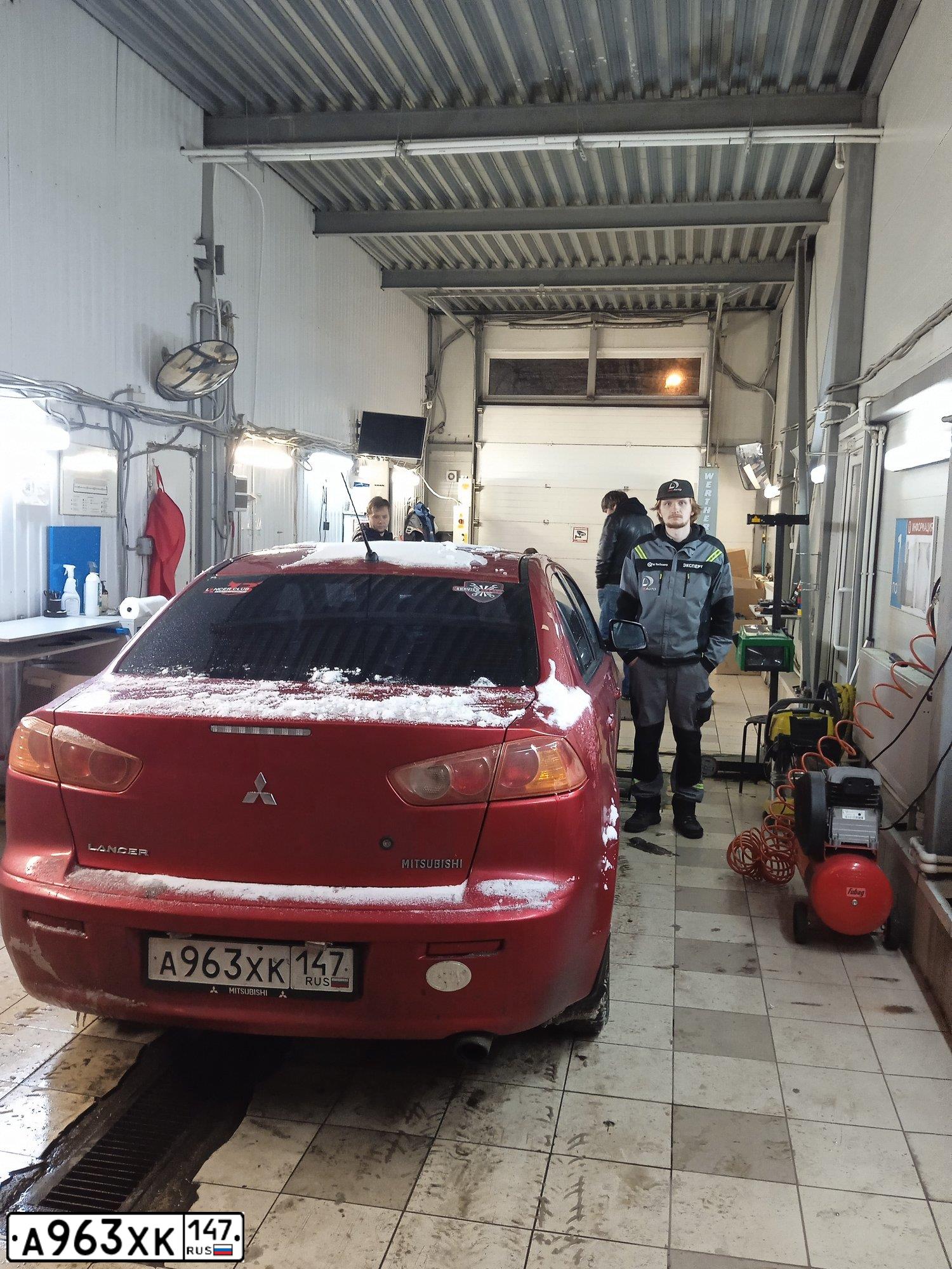 Фото автомобиля MITSUBISHI LANCER, 2007 — госномер С907СЕ98. Цвет: Красный