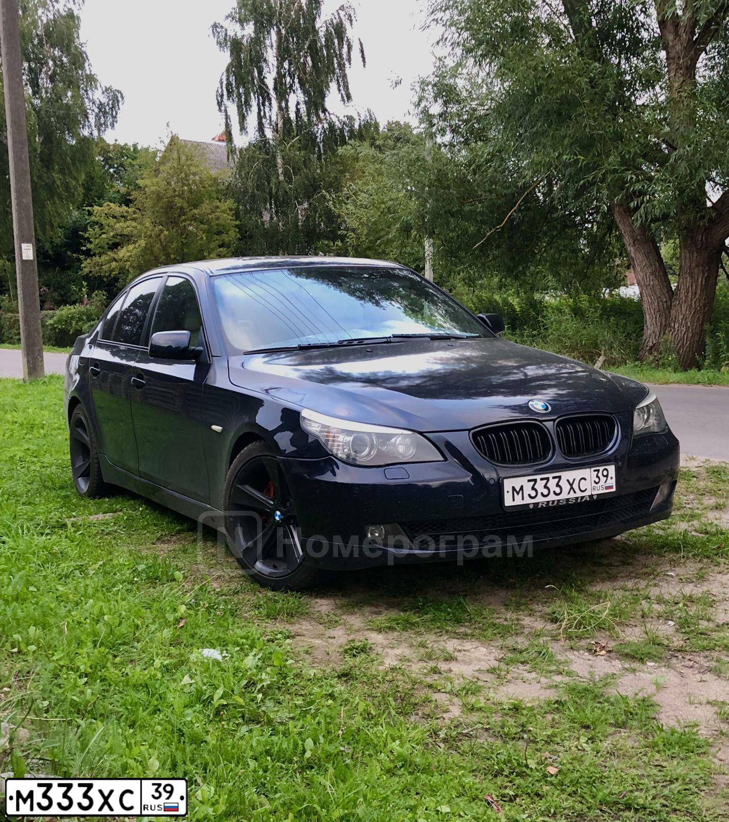 Фото автомобиля AUDI A6, 1995 — госномер Р663УУ154. Цвет: синий