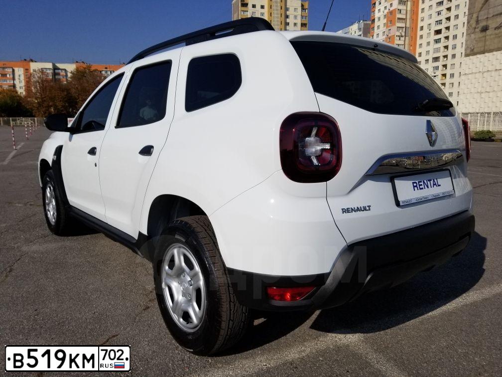 Фото автомобиля RENAULT DUSTER НSRЕЕ4, 2021 — госномер В519КМ702. Цвет: Белый