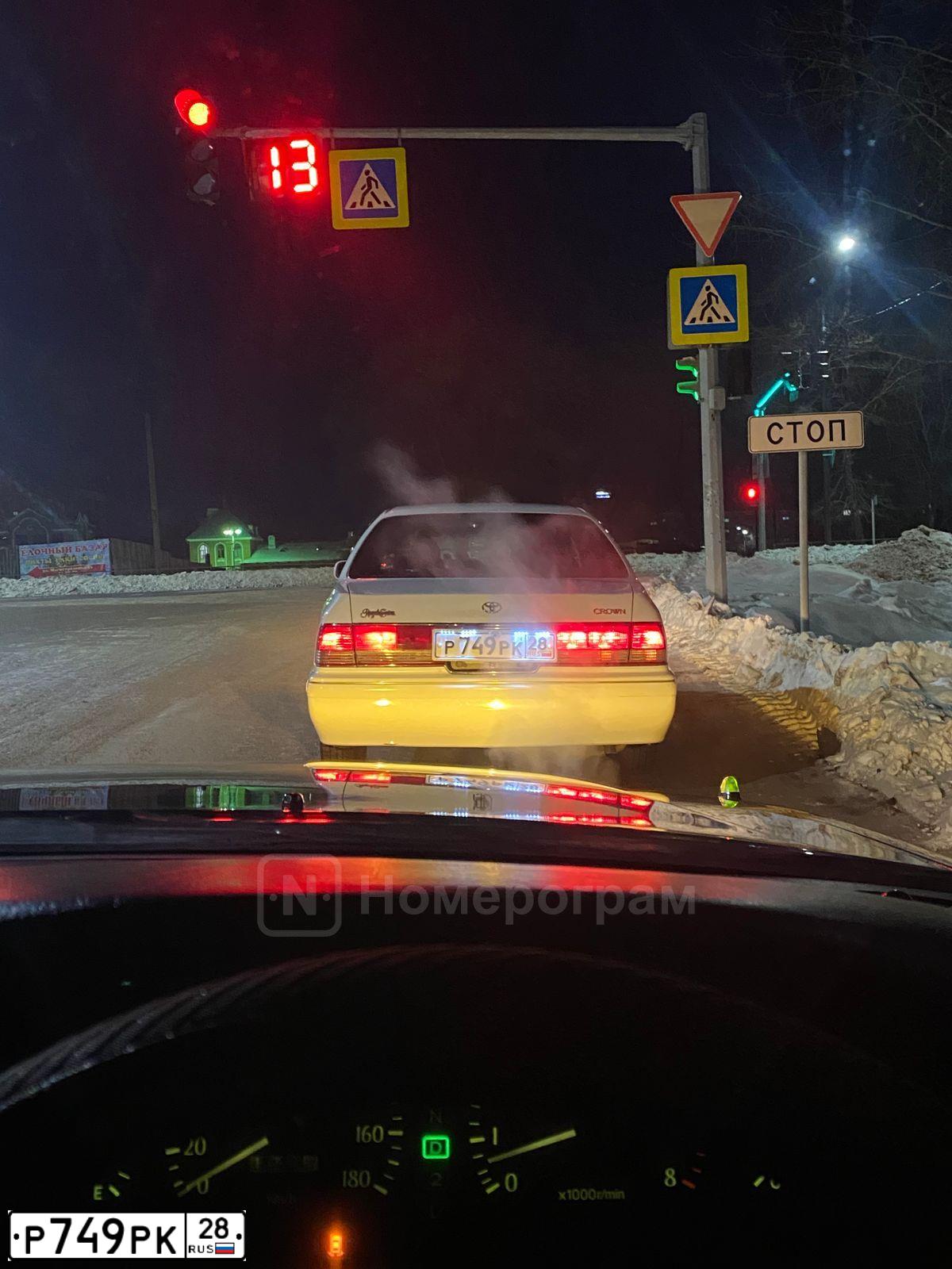 Фото автомобиля TOYOTA CROWN, 1997 — госномер Р749РК28