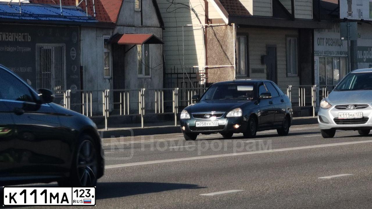 Фото автомобиля MERCEDES CLA-KLASSE, 2016 — госномер Н440НО76. Цвет: СЕРЫЙ