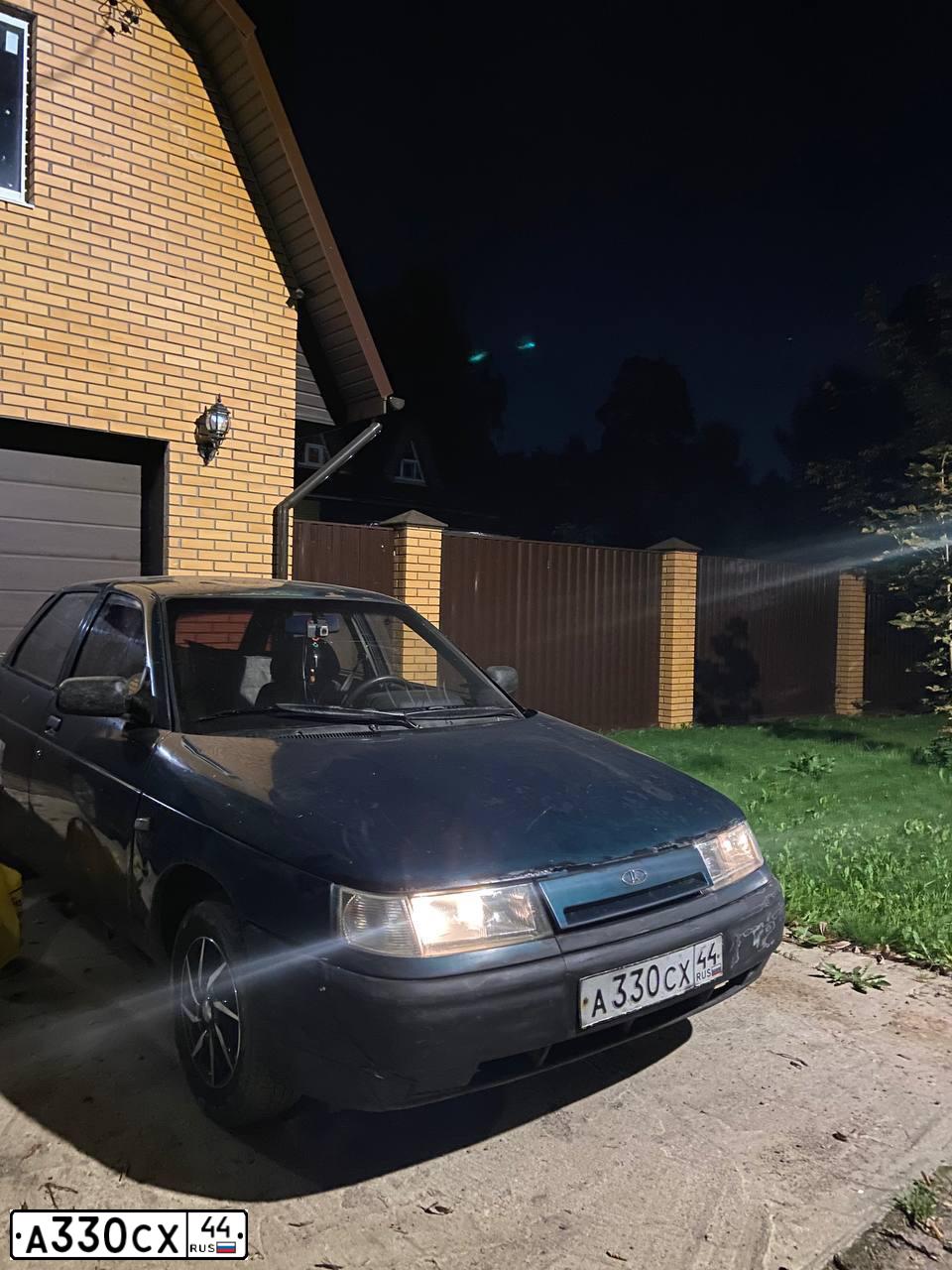 Фото автомобиля LADA 2110, 2001 — госномер А330СХ44. Цвет: СЕРЕБРИСТО-ЗЕЛЕНЫЙ