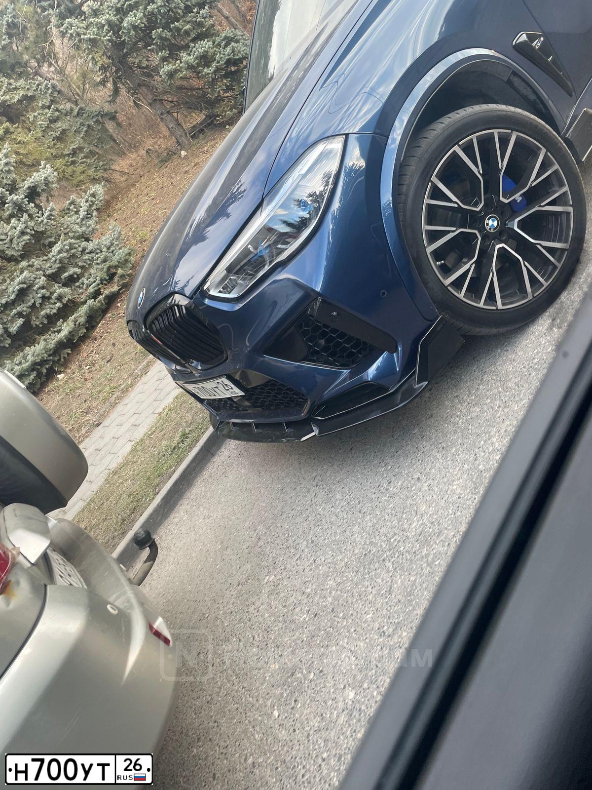 Фото автомобиля MERCEDES E-KLASSE, 2016 — госномер Н700УТ26. Цвет: СЕРЕБРИСТЫЙ