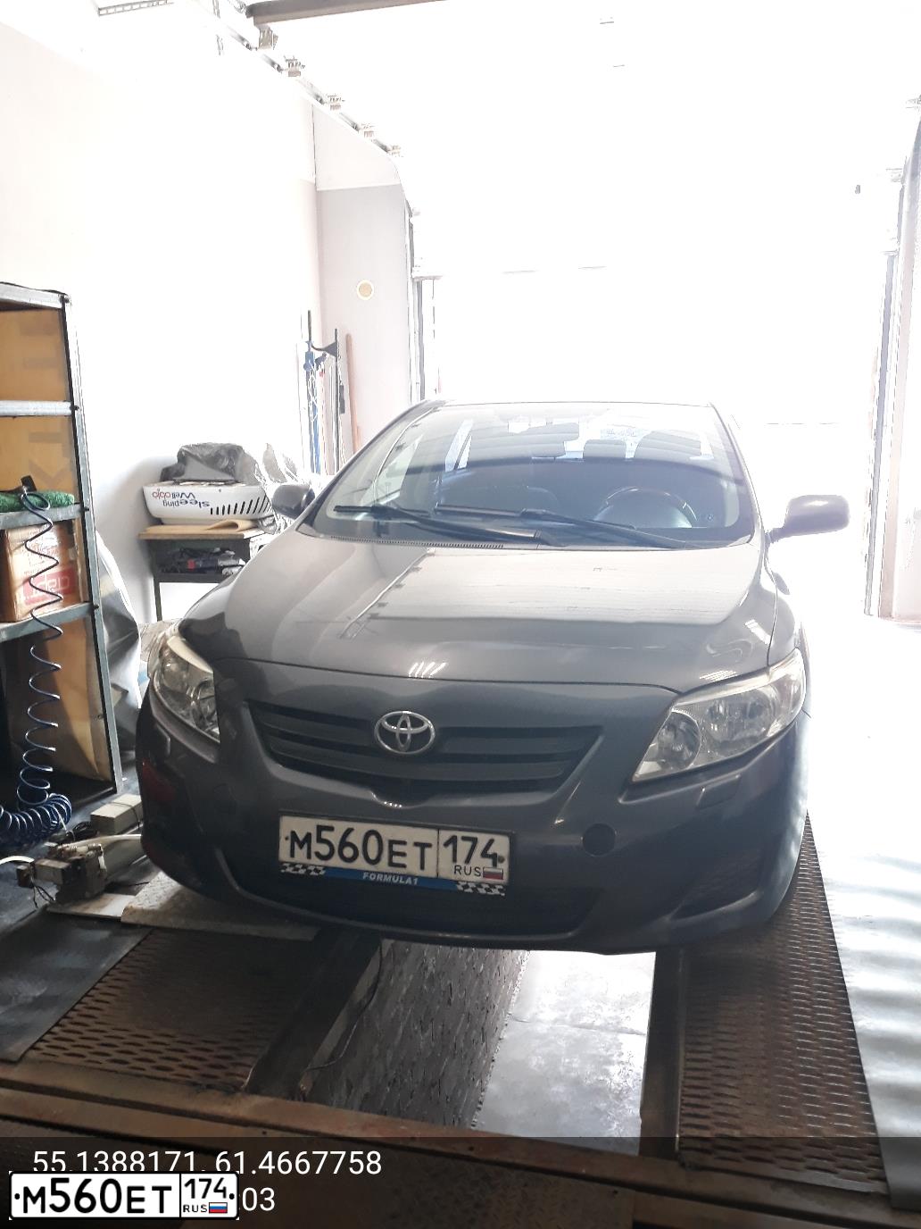 Фото автомобиля TOYOTA COROLLA, 2008 — госномер М560ЕТ174. Цвет: СЕРЫЙ