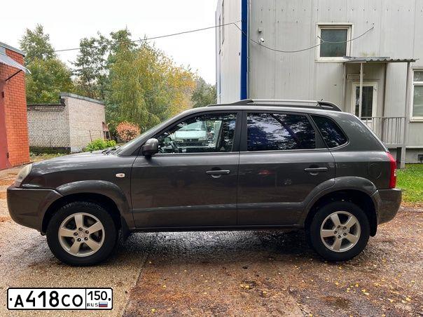 Фото автомобиля HYUNDAI TUCSON 2.0 GLS MT, 2008 — госномер Р922ТЕ69. Цвет: СЕРЫЙ ТЕМНЫЙ