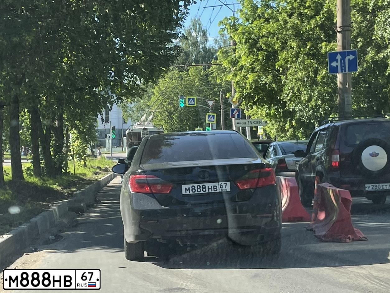 Фото автомобиля TOYOTA CAMRY, 2014 — госномер М888НВ67. Цвет: ЧЕРНЫЙ