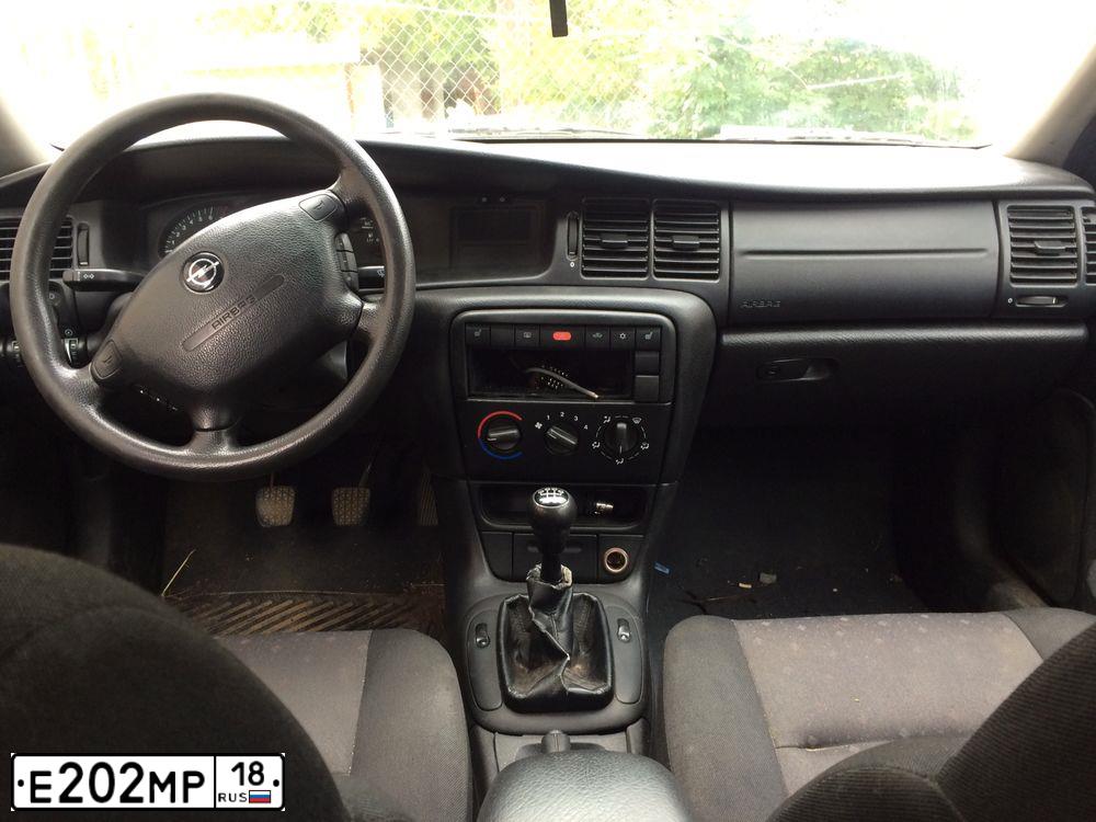 Фото автомобиля OPEL VECTRA, 2000 — госномер У023ЕХ716