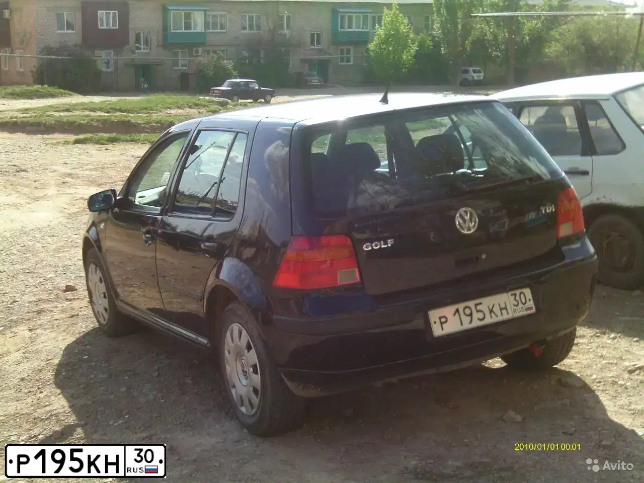 Фото автомобиля VOLKSWAGEN GOLF, 2001 — госномер Х155КУ761