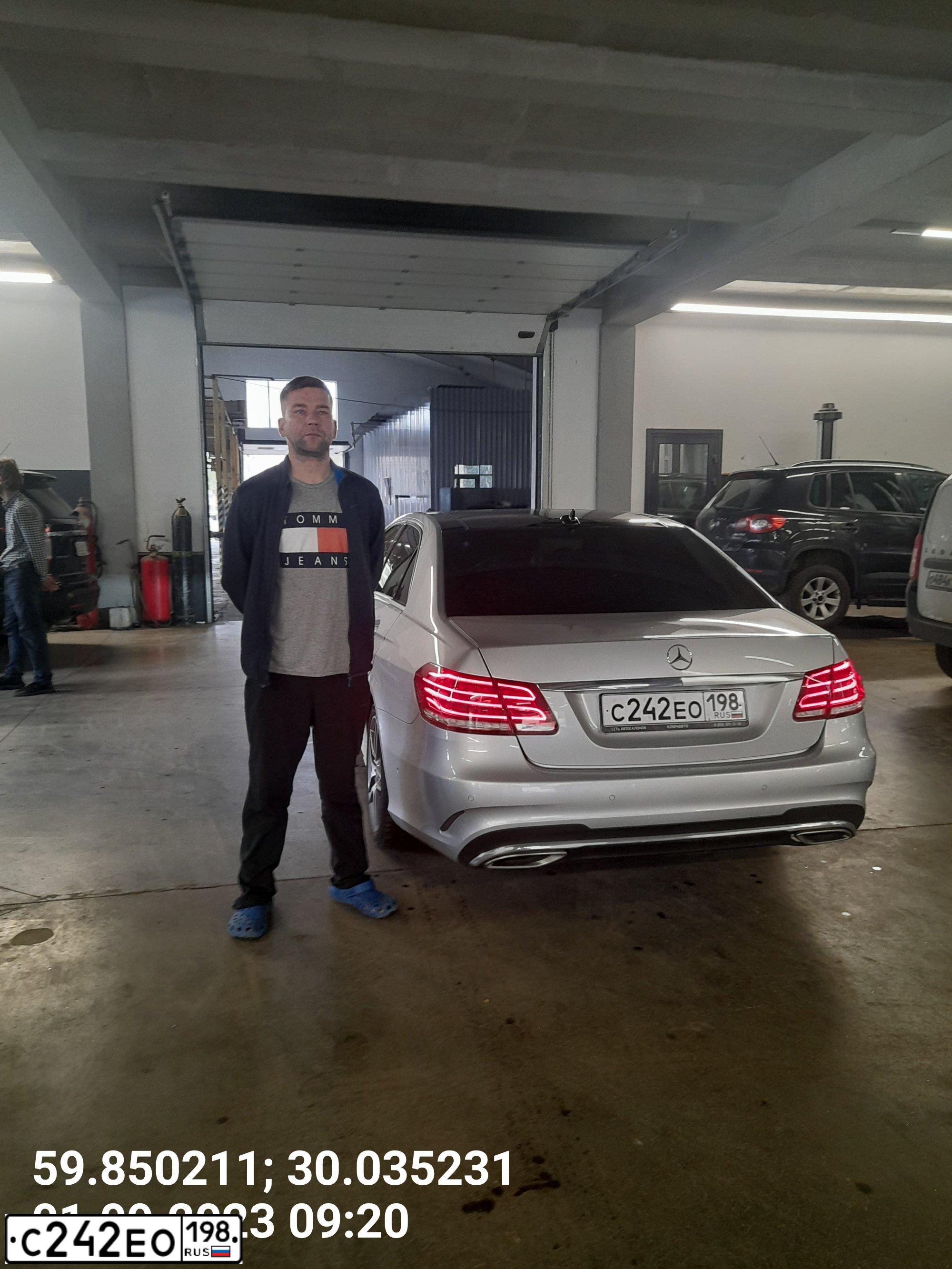 Фото автомобиля MERCEDES E-KLASSE, 2015 — госномер Т879КО39. Цвет: СЕРЕБРИСТЫЙ