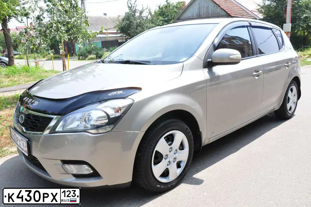 Фото автомобиля KIA RIO, 2016 — госномер К430РХ123. Цвет: СЕРЕБРИСТЫЙ