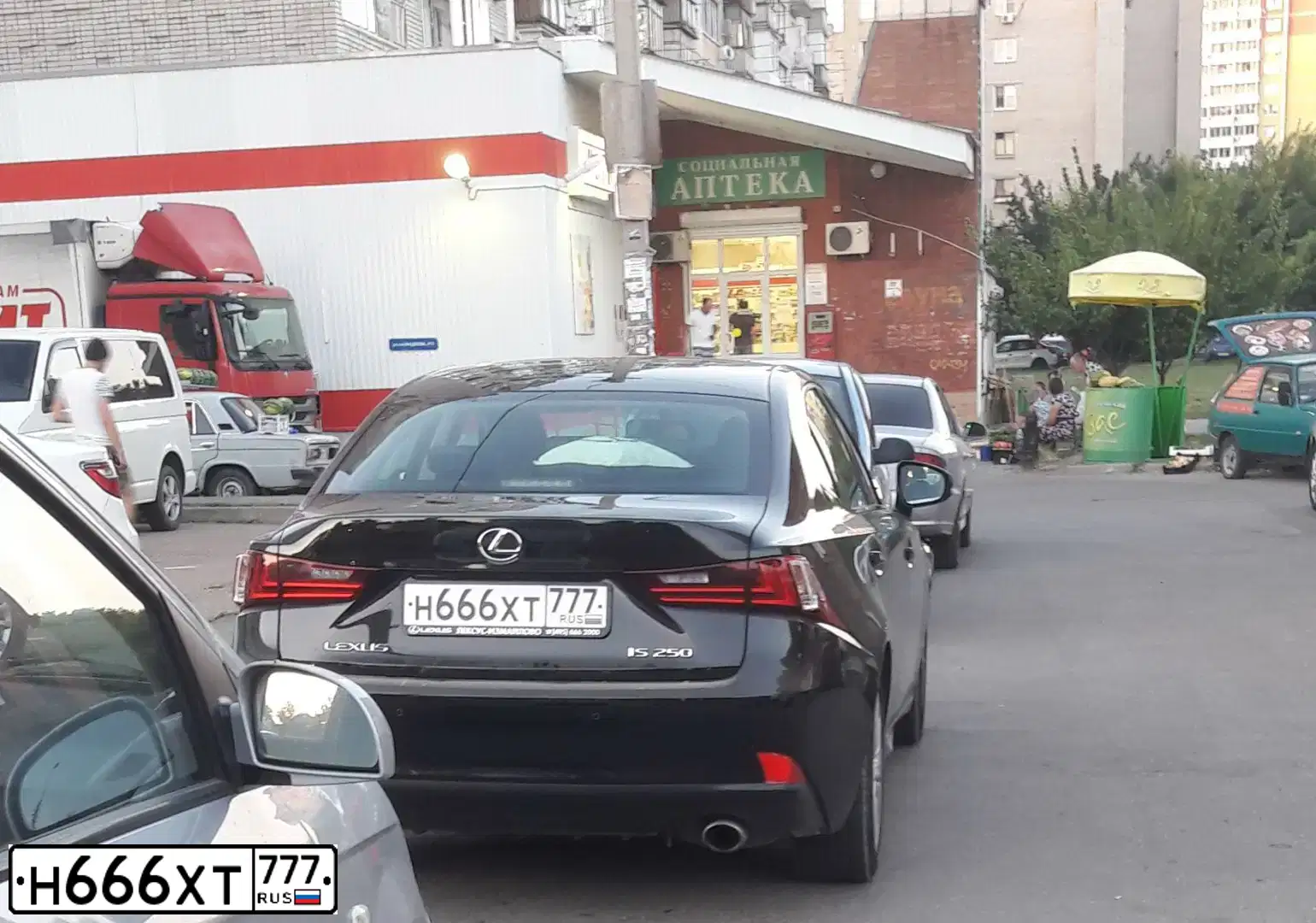 Фото автомобиля LEXUS IS, 2014 — госномер Н666ХТ777. Цвет: ЧЕРНЫЙ
