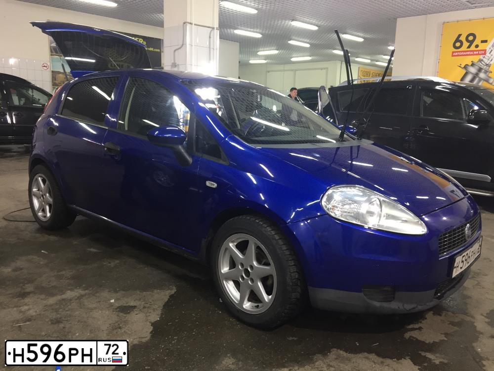 Фото автомобиля FIAT PUNTO, 2007 — госномер А895НМ172. Цвет: синий