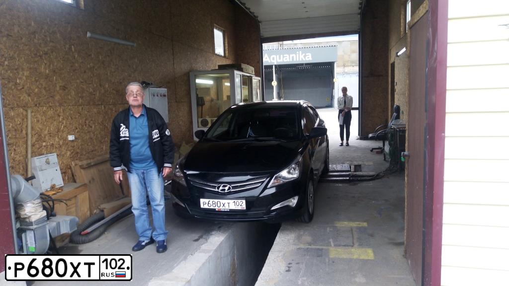 Фото автомобиля HYUNDAI SOLARIS, 2014 — госномер Е616ВР774. Цвет: ЧЕРНЫЙ