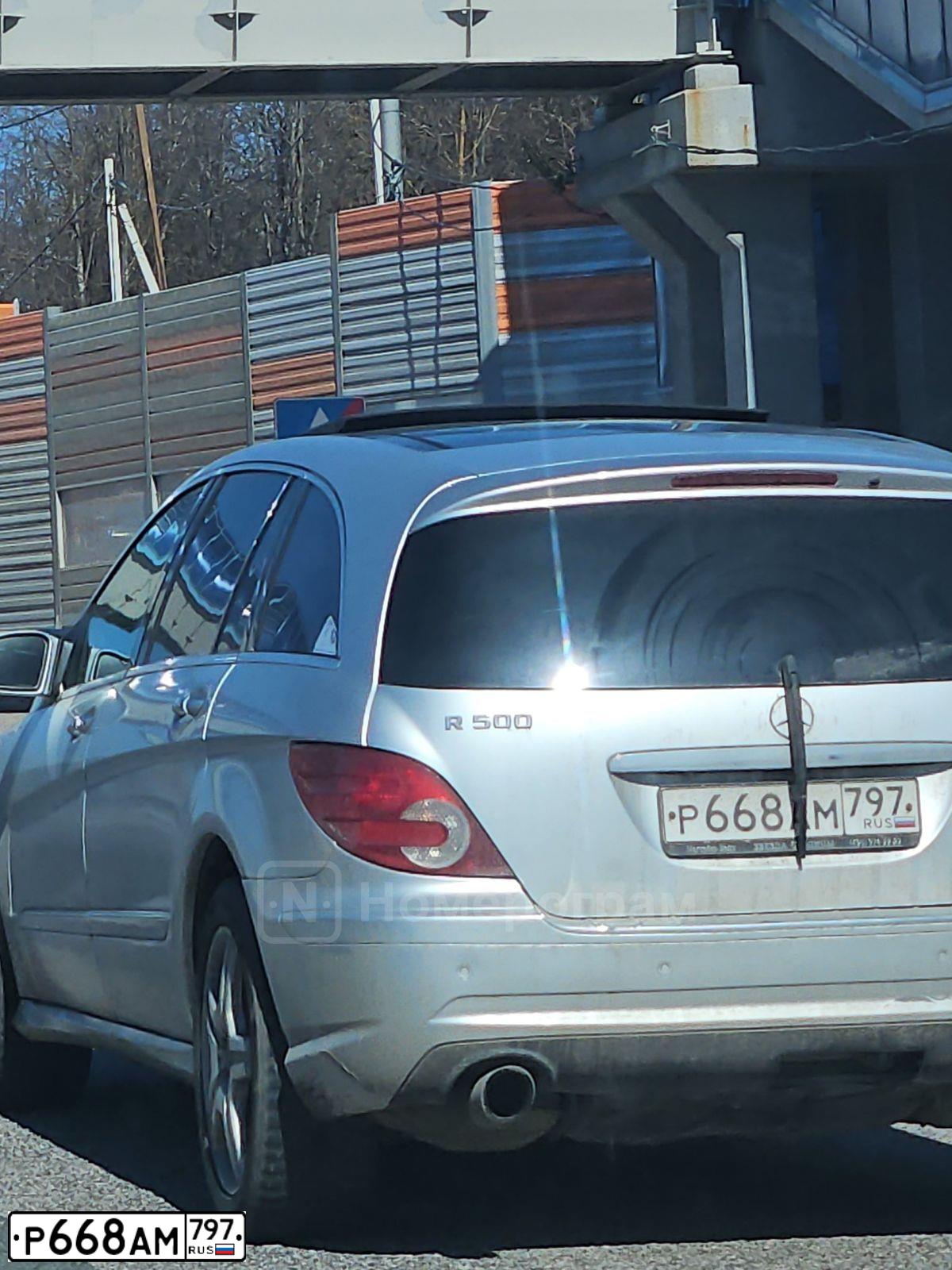Фото автомобиля MERCEDES R-KLASSE, 2007 — госномер Р668АМ797. Цвет: СЕРЫЙ