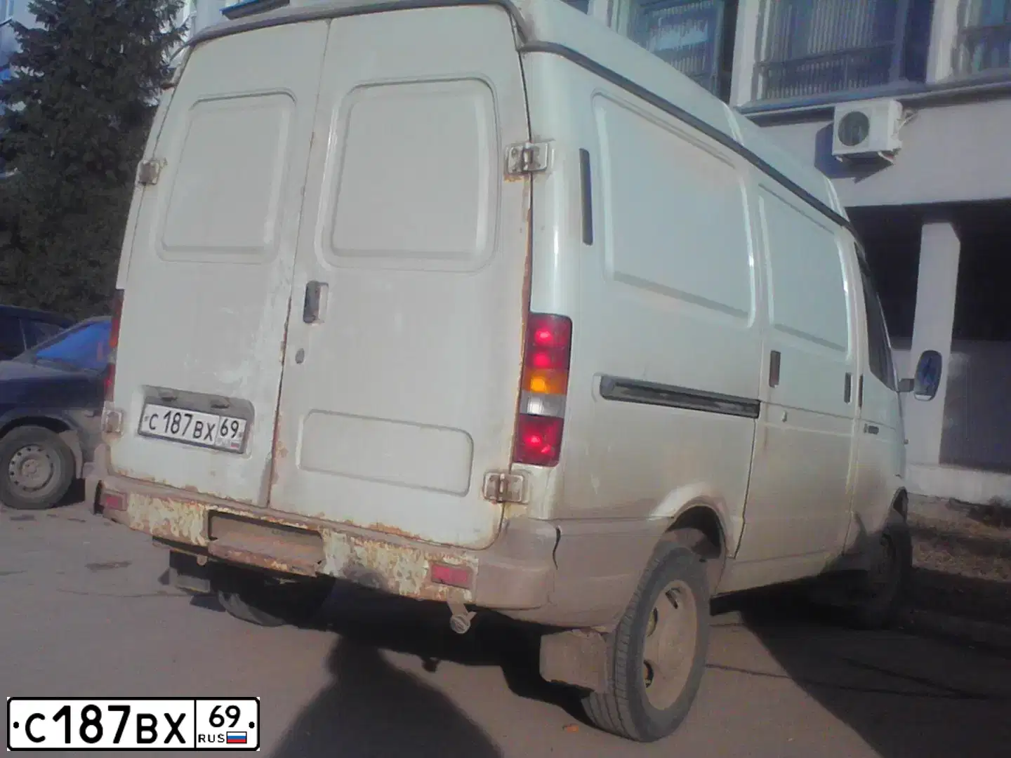 Фото автомобиля GAZ 2752, 2000 — госномер Т455ТК69. Цвет: СЕРО-БЕЛЫЙ