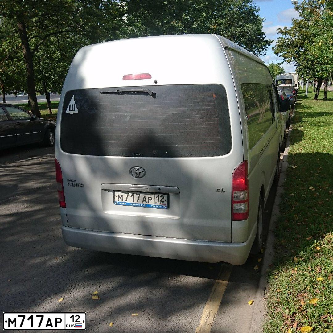 Фото автомобиля TOYOTA HIACE, 2008 — госномер М717АР12. Цвет: Серебристый