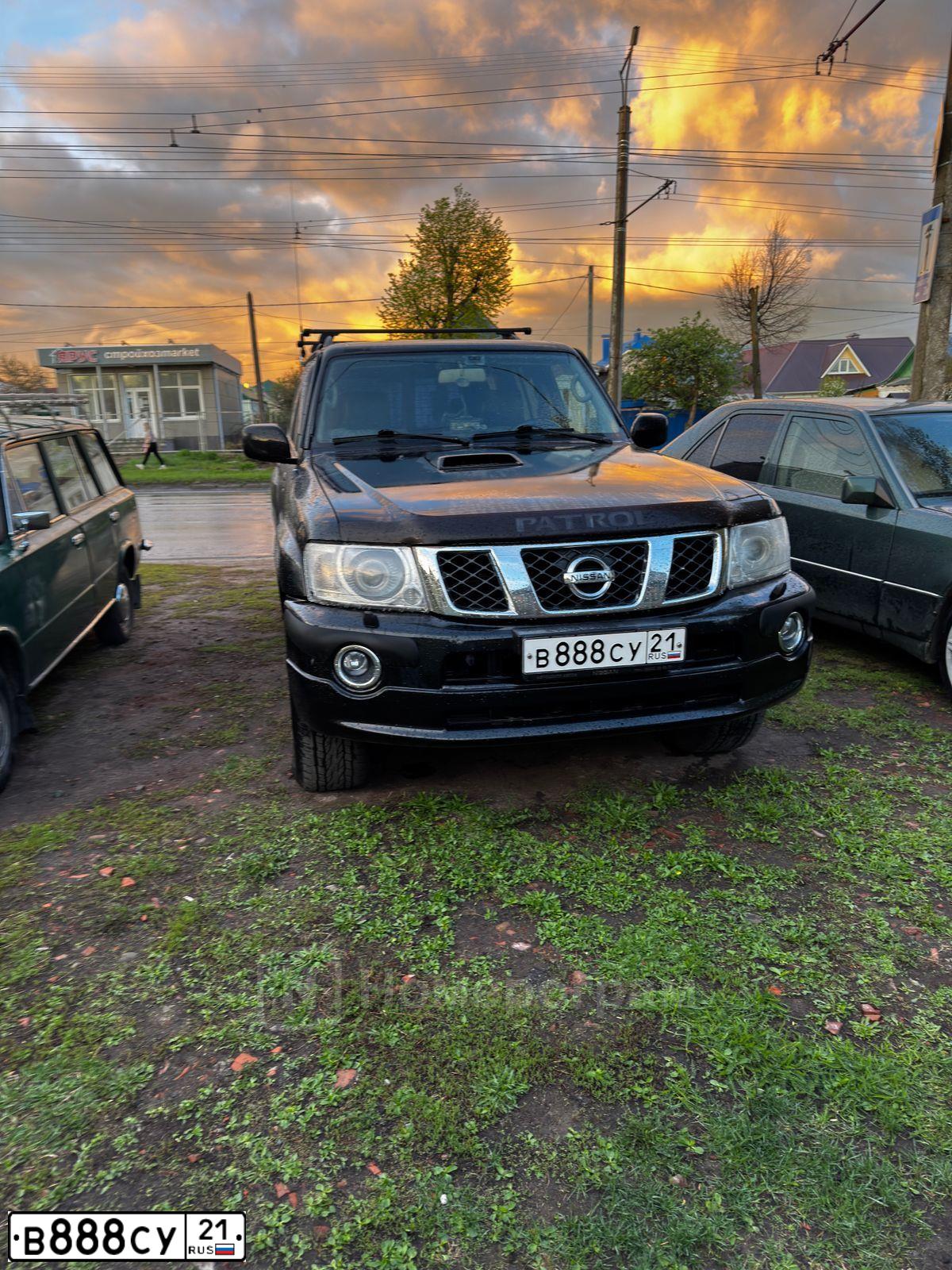 Фото автомобиля NISSAN PATROL, 2008 — госномер В888СУ21. Цвет: ЧЕРНЫЙ