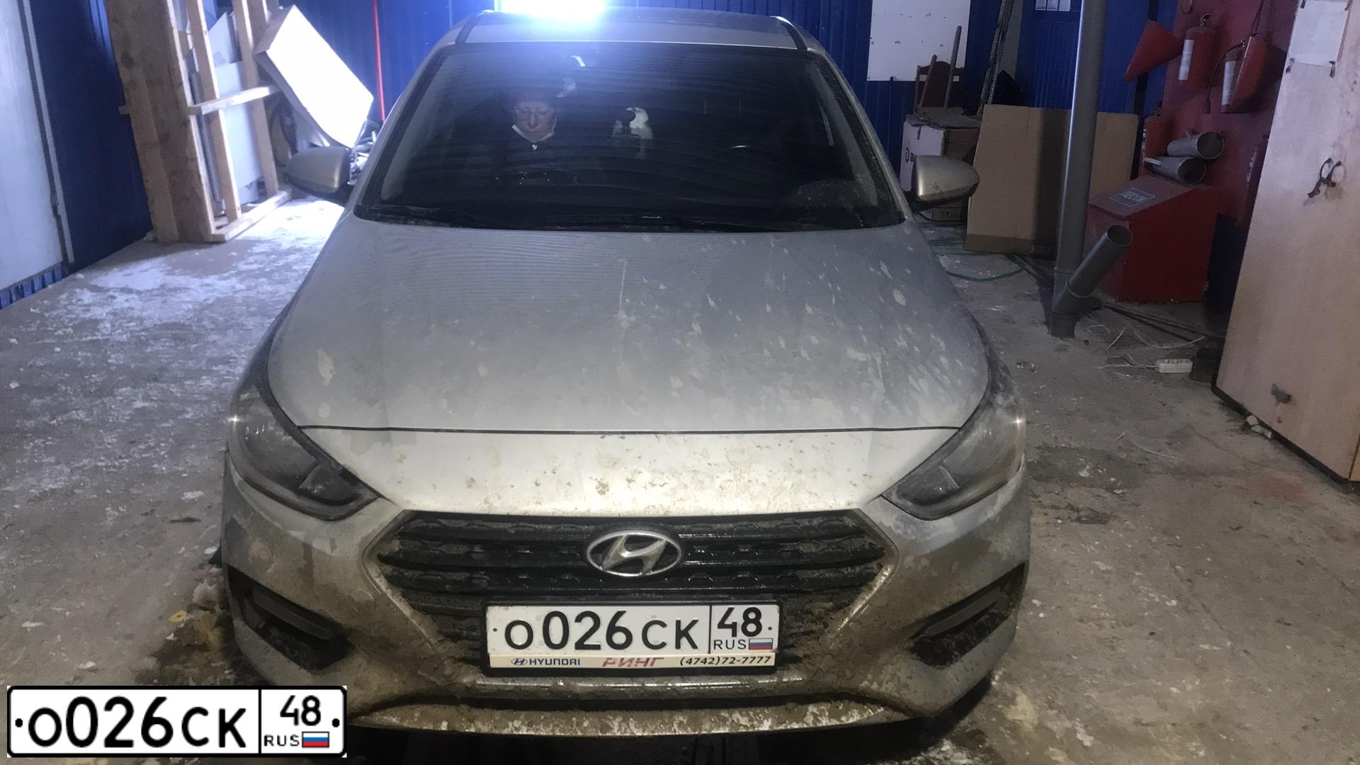 Фото автомобиля HYUNDAI SOLARIS, 2017 — госномер О026СК48. Цвет: Серебристый