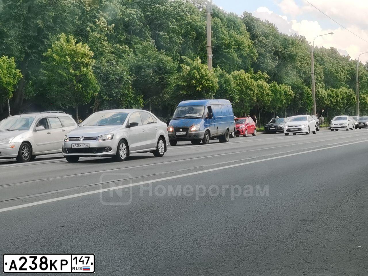 Фото автомобиля VOLKSWAGEN POLO, 2014 — госномер А238КР147. Цвет: СЕРЕБРИСТЫЙ