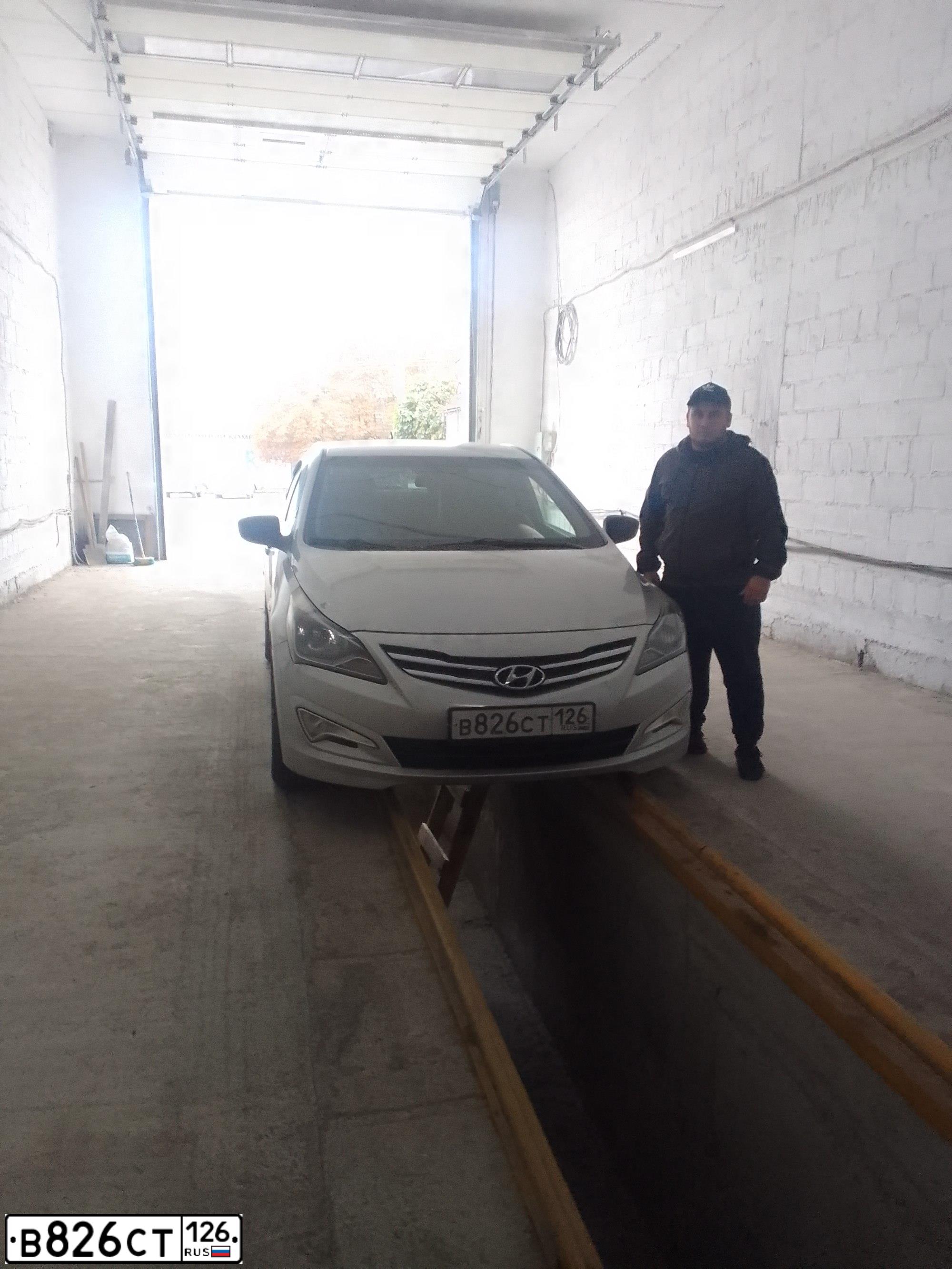 Фото автомобиля HYUNDAI SOLARIS, 2015 — госномер Е143МТ07. Цвет: СЕРЕБРИСТЫЙ