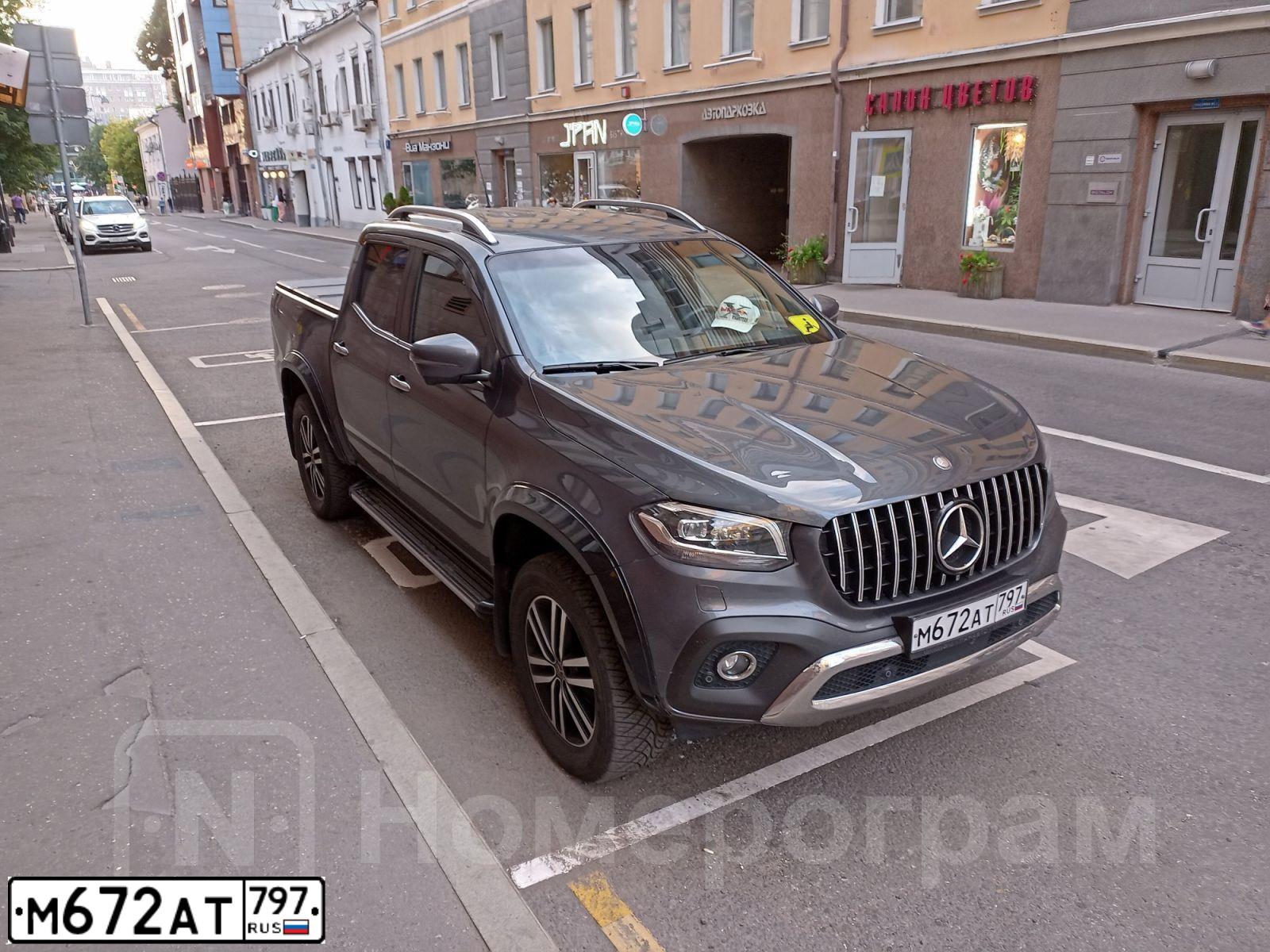 Фото автомобиля MERCEDES X-KLASSE, 2018 — госномер М672АТ797. Цвет: Серый