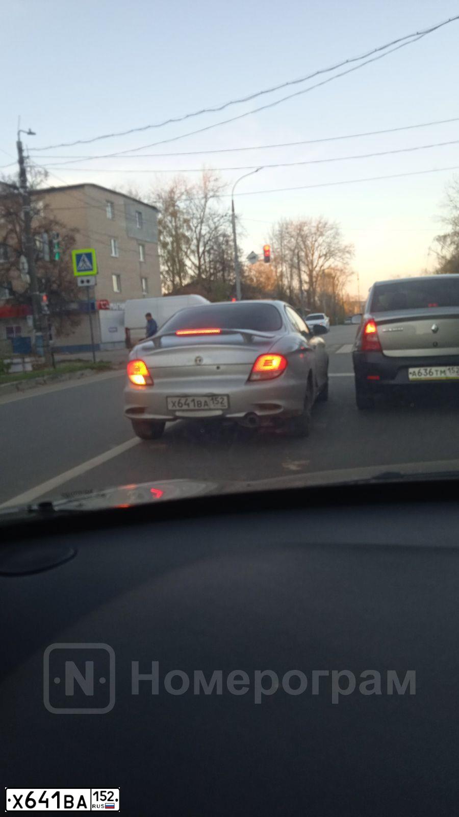 Фото автомобиля HYUNDAI TIBURON, 2001 — госномер О748ММ97. Цвет: СЕРЕБРИСТЫЙ