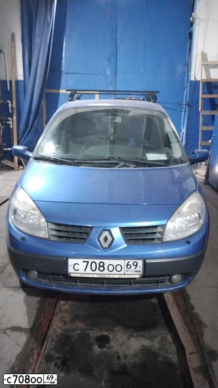 Фото автомобиля RENAULT MEGANE /GRAND/ SCENIC, 2005 — госномер С708ОО69. Цвет: синий