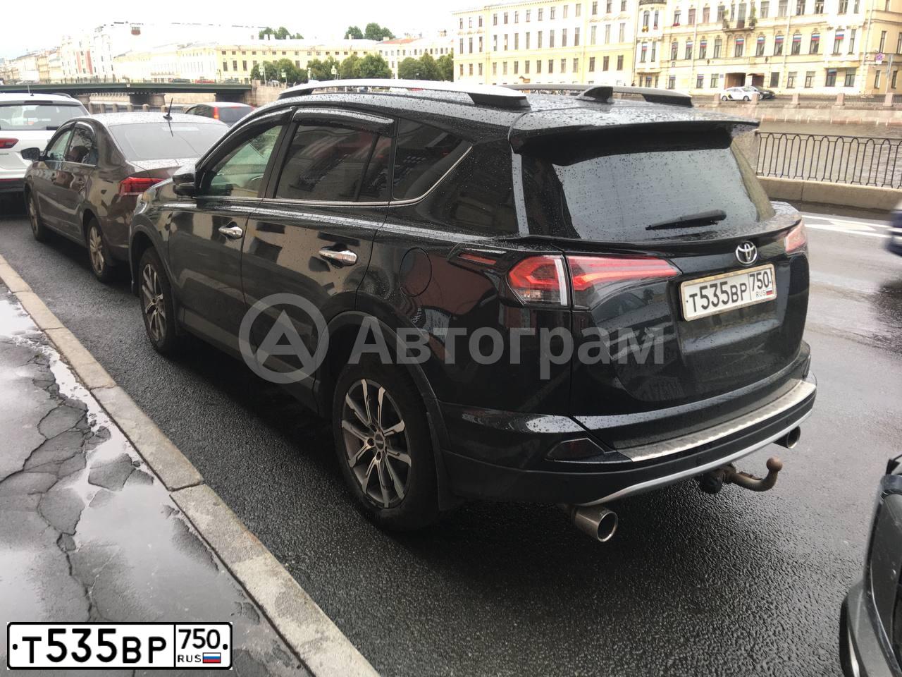 Фото автомобиля TOYOTA RAV4, 2015 — госномер Т535ВР750. Цвет: ЧЕРНЫЙ