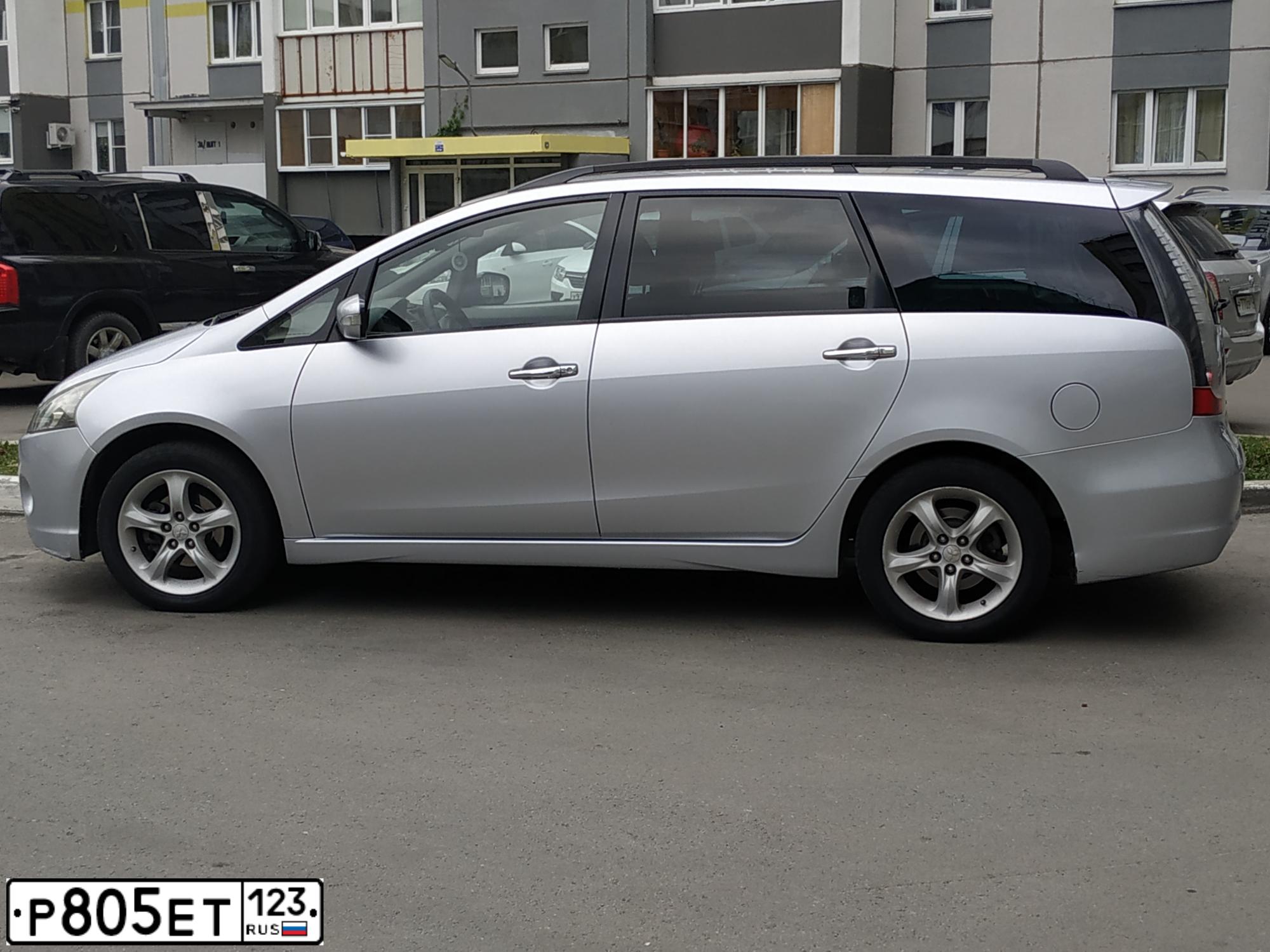 Фото автомобиля MITSUBISHI GRANDIS, 2006 — госномер О006ЕТ93. Цвет: Серебристый