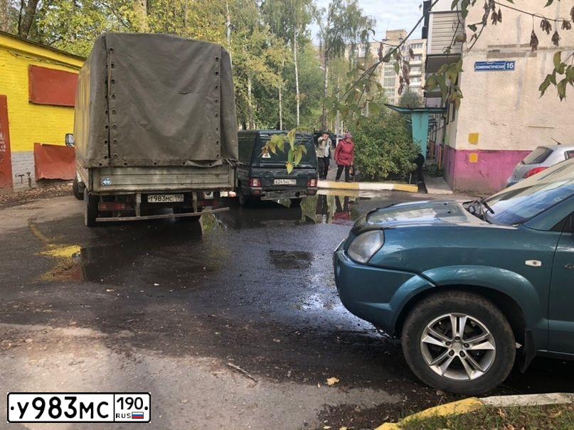 Фото автомобиля MAZDA CX-7, 2008 — госномер Т244АР790. Цвет: СЕРЕБРИСТЫЙ