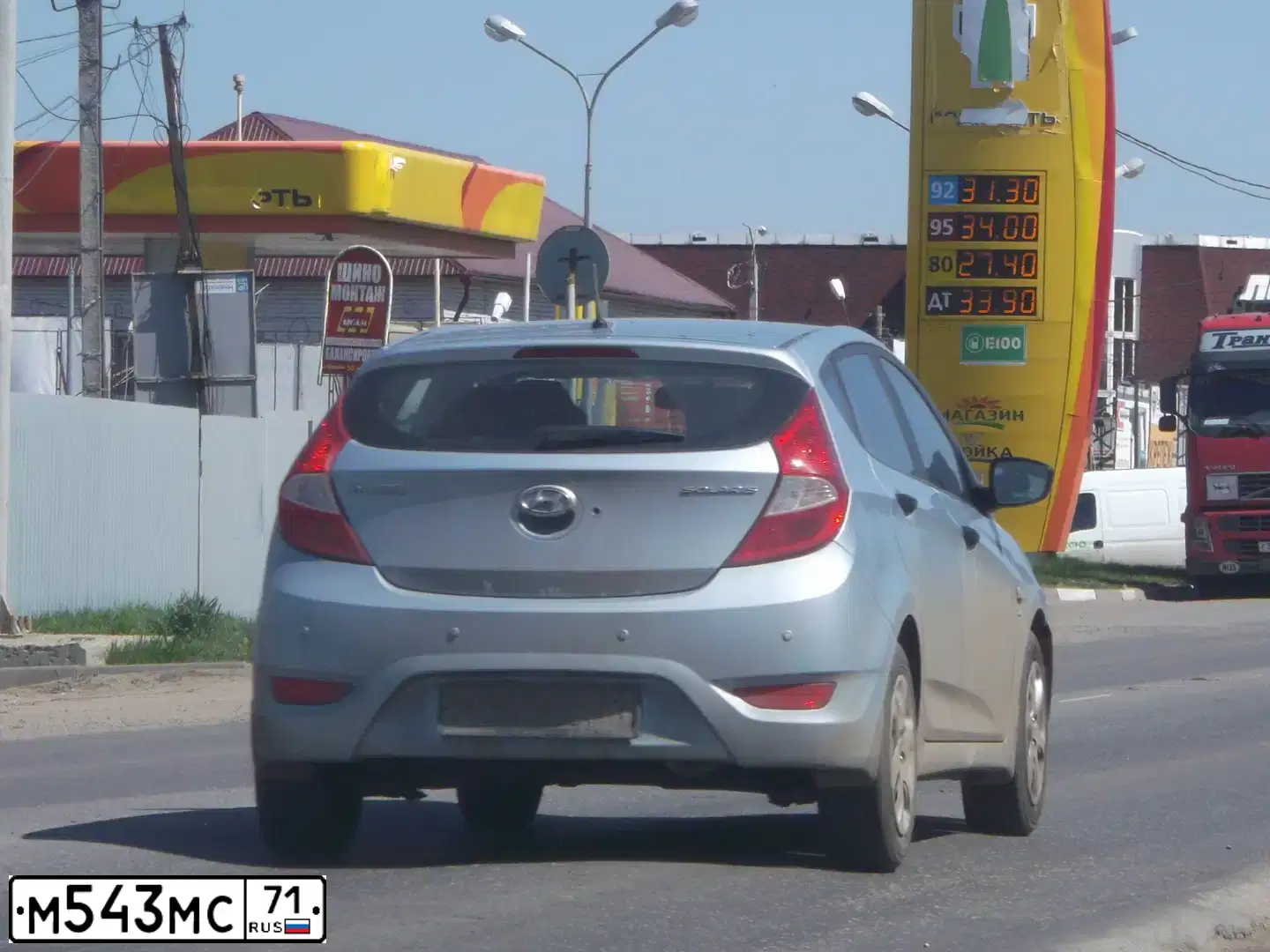 Фото автомобиля HYUNDAI SOLARIS, 2012 — госномер Х551КН71