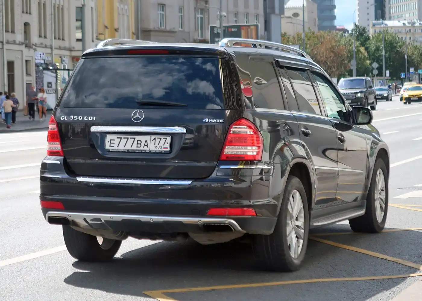Фото автомобиля MERCEDES M-KLASSE, 2005 — госномер Р977АМ977. Цвет: СЕРЫЙ