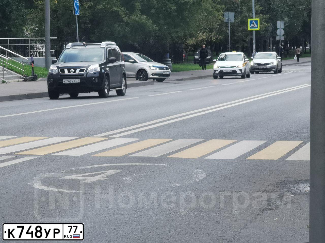 Фото автомобиля NISSAN X-TRAIL, 2013 — госномер О271СВ790. Цвет: ЧЕРНЫЙ