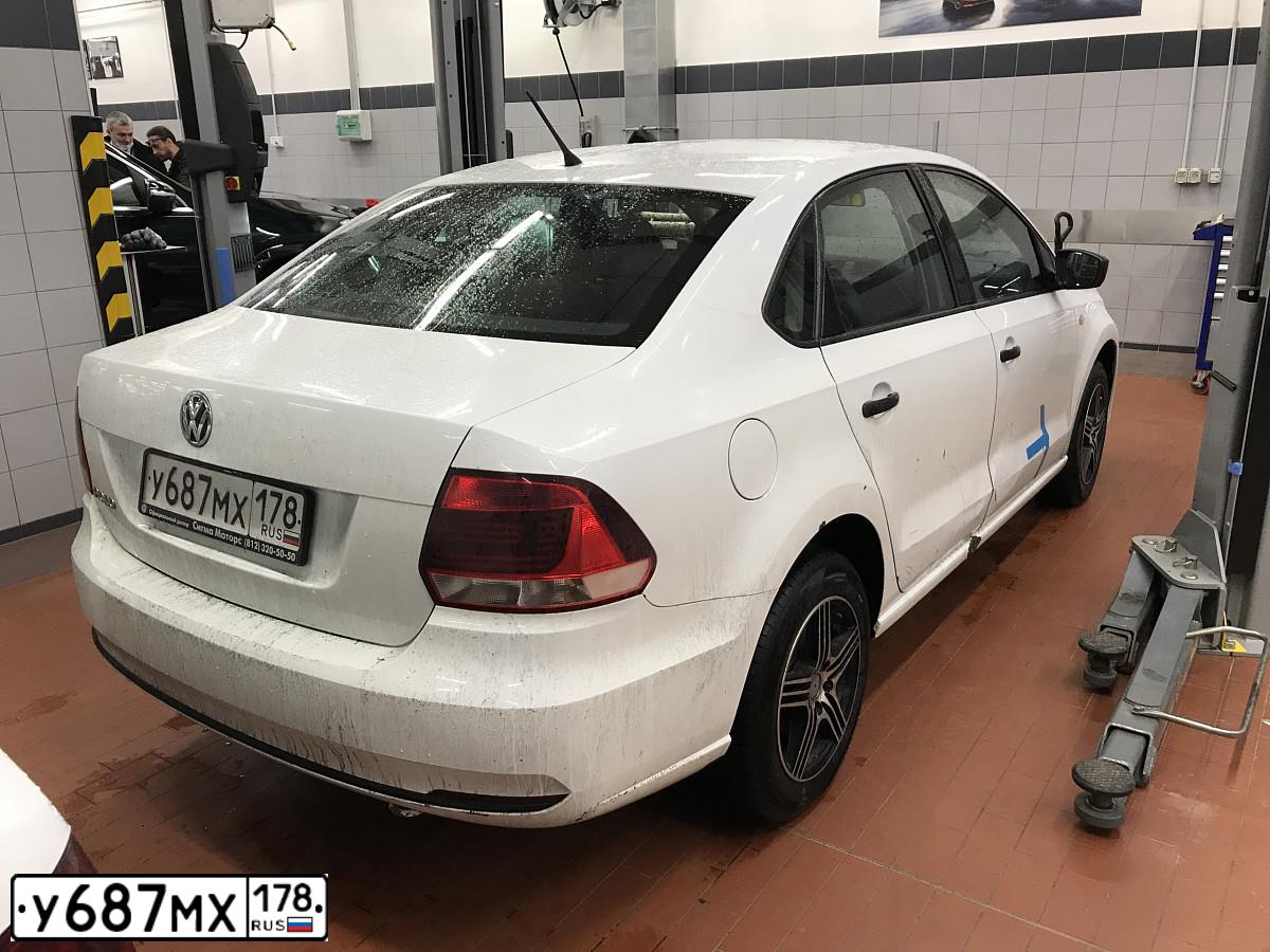 Фото автомобиля VOLKSWAGEN POLO, 2016 — госномер У687МХ178. Цвет: Белый