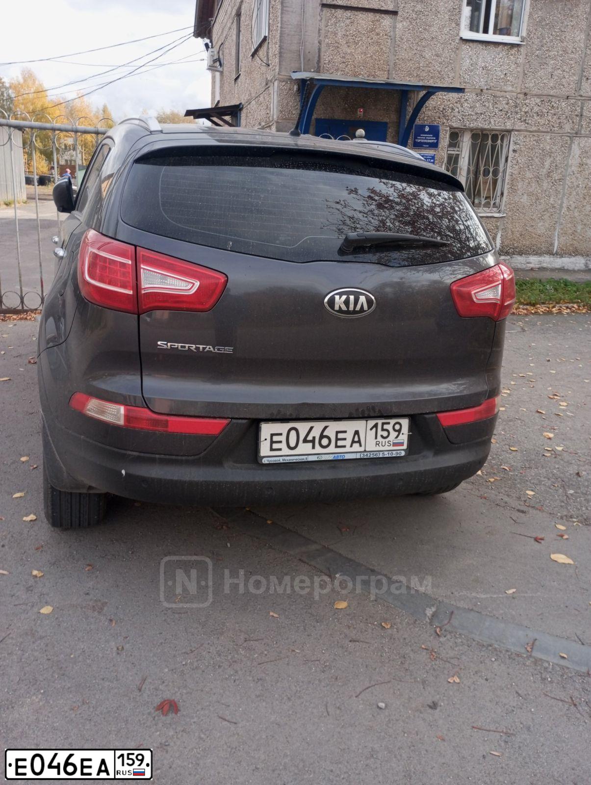 Фото автомобиля KIA SPORTAGE, 2013 — госномер Е046ЕА159. Цвет: СЕРЫЙ