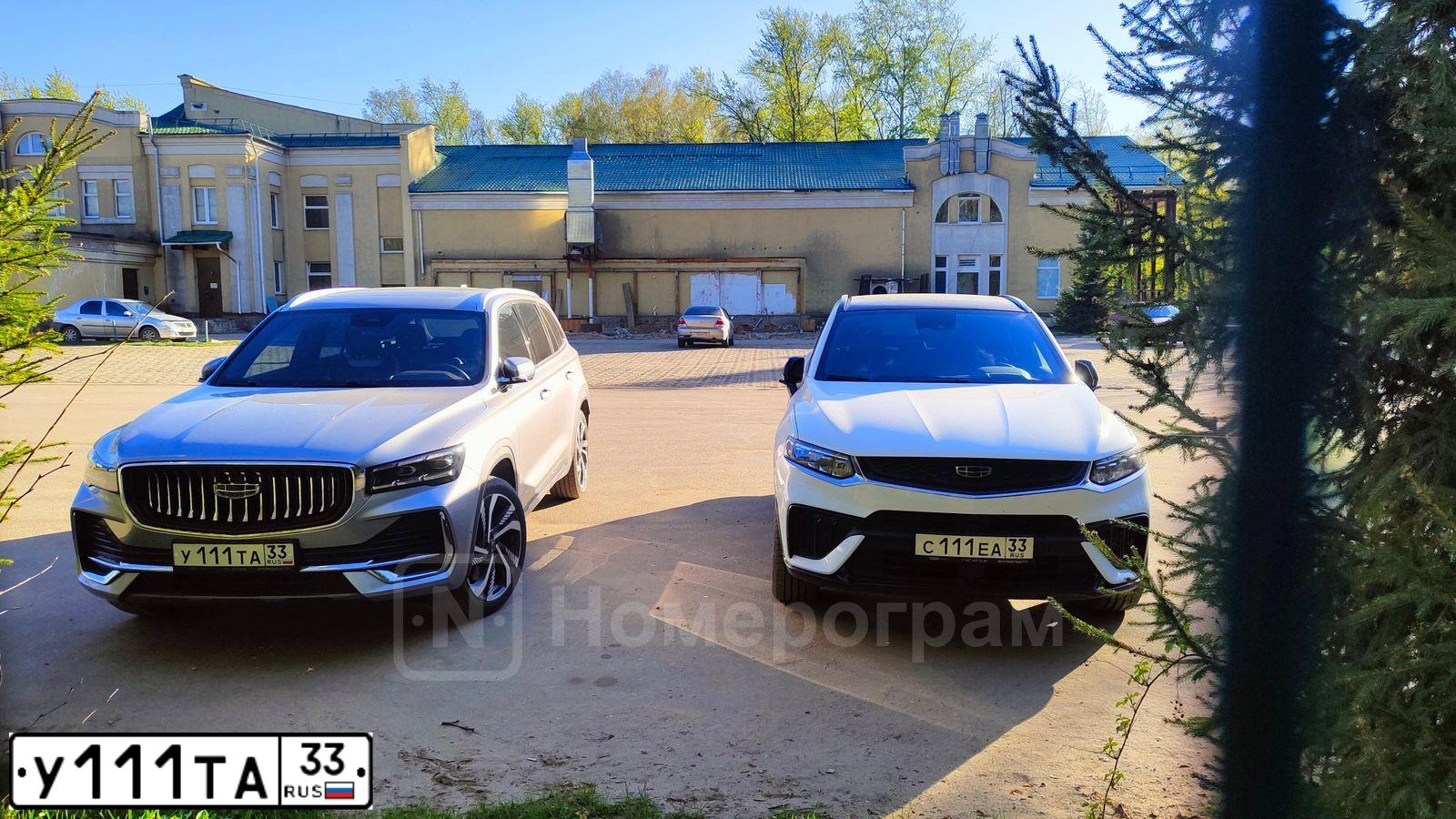 Фото автомобиля FORD FOCUS, 2005 — госномер Е333УР33. Цвет: синий