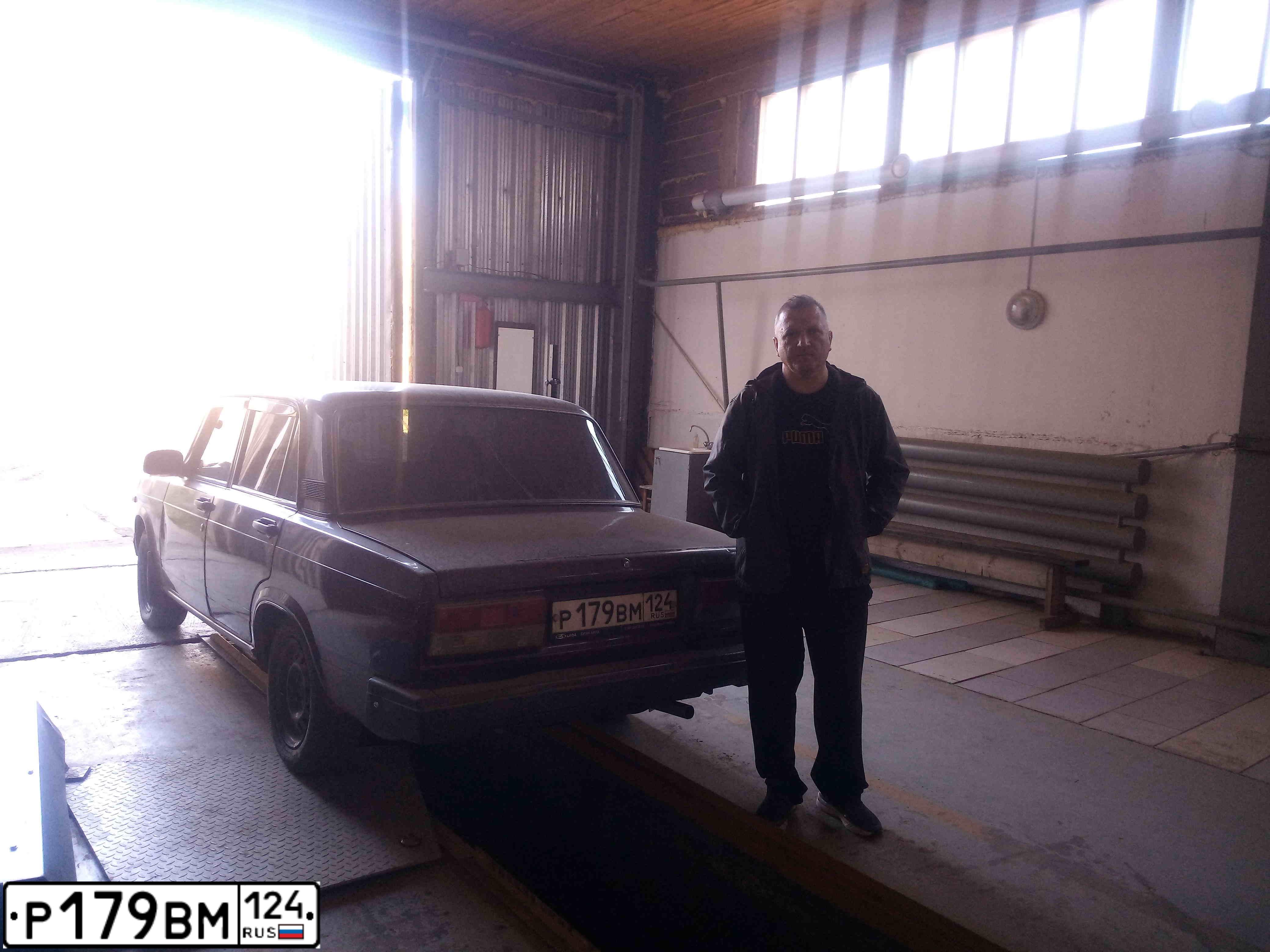 Фото автомобиля LADA 2107, 2006 — госномер Р179ВМ124. Цвет: КРАСНЫЙ