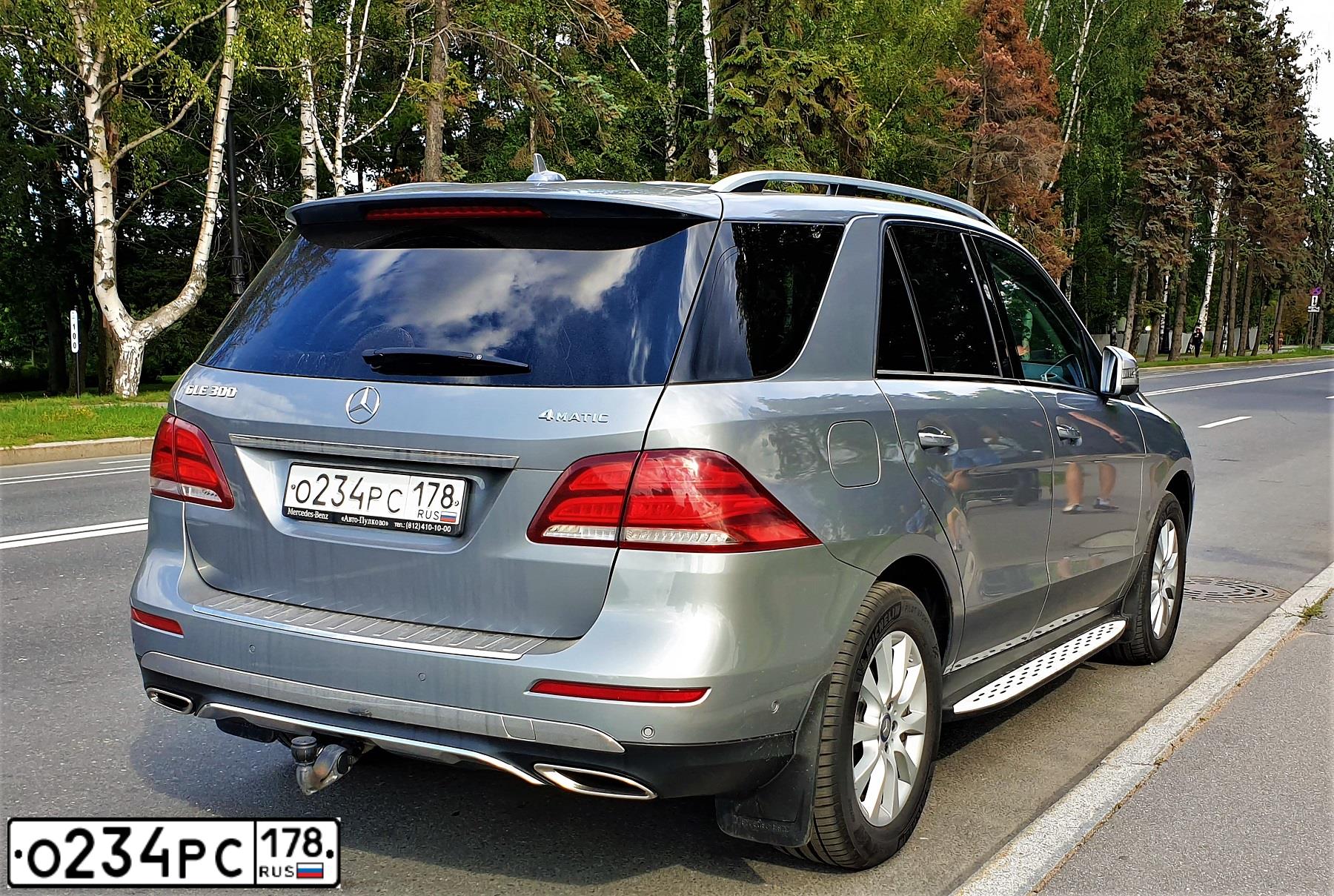 Фото автомобиля MERCEDES M-KLASSE, 2013 — госномер Е377ЕХ147. Цвет: Серебристый