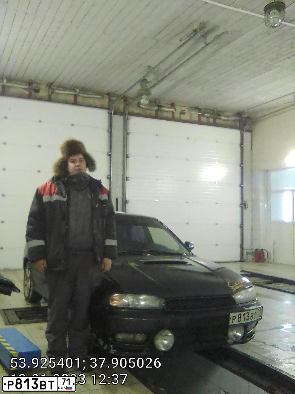 Фото автомобиля SUBARU LEGACY, 1998 — госномер О172ЕО71. Цвет: Темно-синий