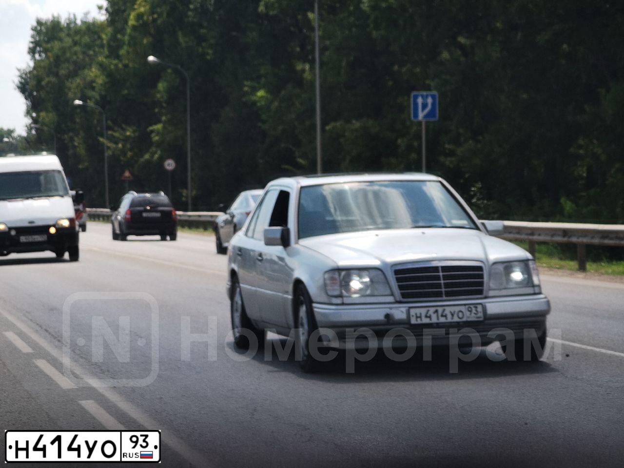 Фото автомобиля MERCEDES E-KLASSE, 1993 — госномер Н822РР193. Цвет: СВЕТЛО-СЕРЫЙ