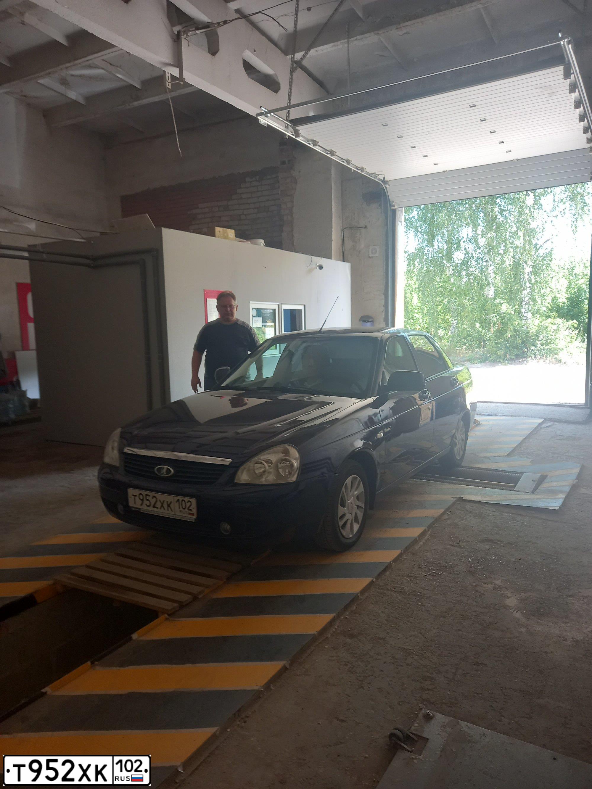 Фото автомобиля LADA 2170 PRIORA, 2011 — госномер Т952ХК102. Цвет: синий