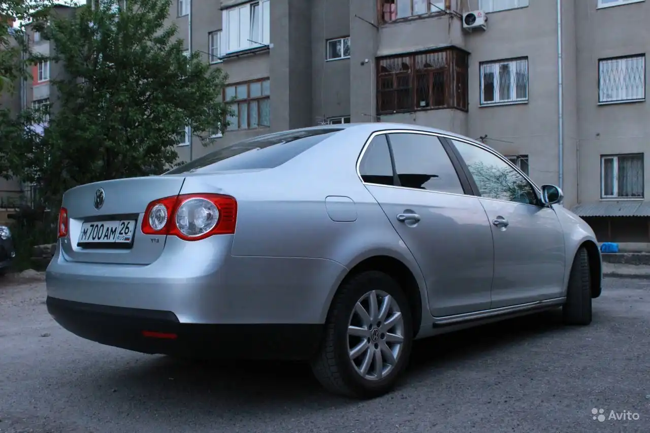 Фото автомобиля OPEL ASTRA, 2004 — госномер М700АМ26. Цвет: СЕРЕБРИСТЫЙ