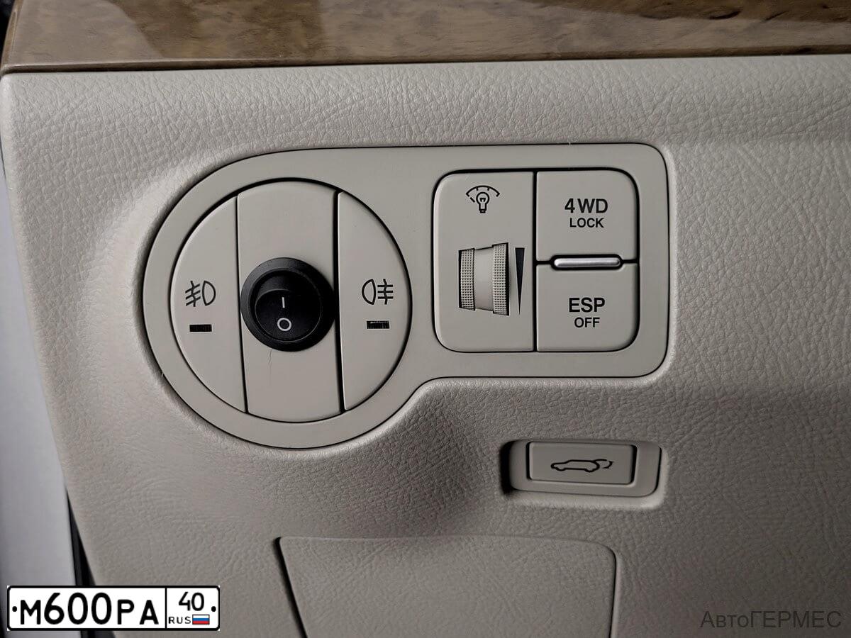 Фото автомобиля HYUNDAI IX55, 2012 — госномер М600РА40. Цвет: Серебристый