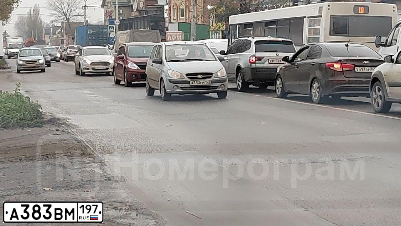 Фото автомобиля BMW SERIE 5, 2006 — госномер А383ВМ197. Цвет: КОРИЧНЕВЫЙ