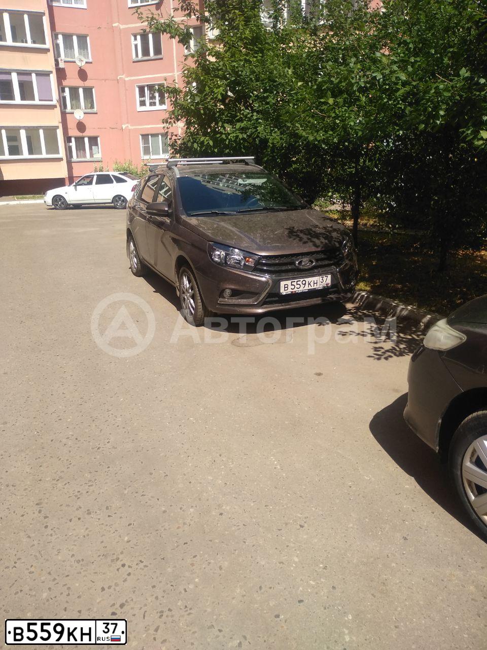 Фото автомобиля RENAULT SANDERO, 2010 — госномер А127АТ98. Цвет: БЕЖЕВЫЙ