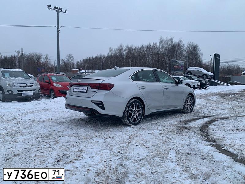 Фото автомобиля KIA CERATO, 2020 — госномер Х762ОМ62. Цвет: СЕРЫЙ